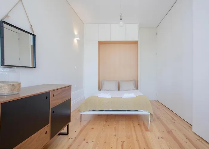 Liiiving In | Bolhao Market Lejlighed *