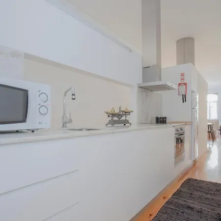 Liiiving In | Bolhao Market Apartment *