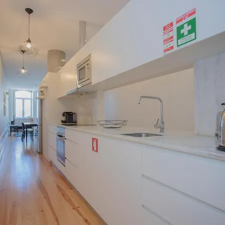 Liiiving In | Bolhao Market Apartment
