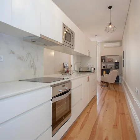 Liiiving In | Bolhao Market Apartment *