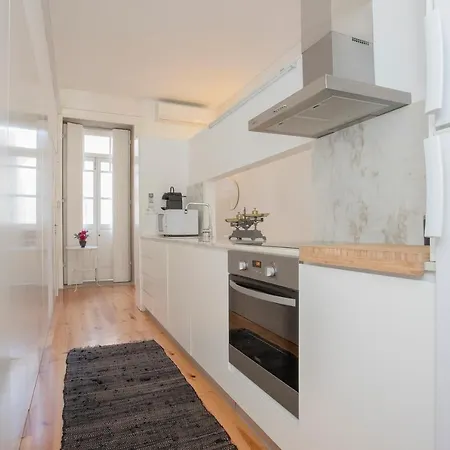 Liiiving In | Bolhao Market Apartment