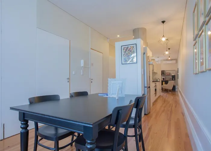 Liiiving In | Bolhao Market Порту